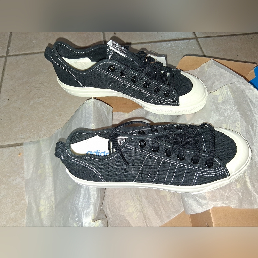 Adidas Men's Black and White Canvas Sneakers 3 Stripe Nizza 10.5 Nwt And Box - Picture 6 of 13